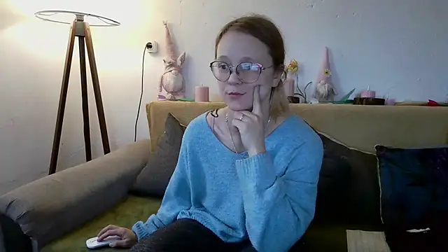 Snapshot of little-leni chatting on 17, 2, 2026 little-leni online show from 17, 2, 2026