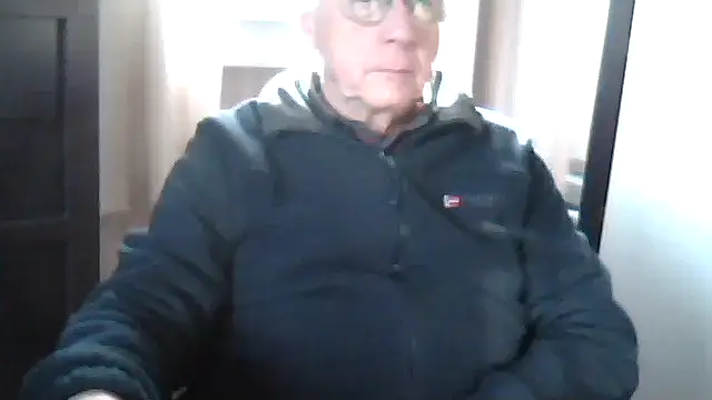 Snapshot of johnjohn622662 chatting on 8, 2, 2026 johnjohn622662 online show from 8, 2, 2026