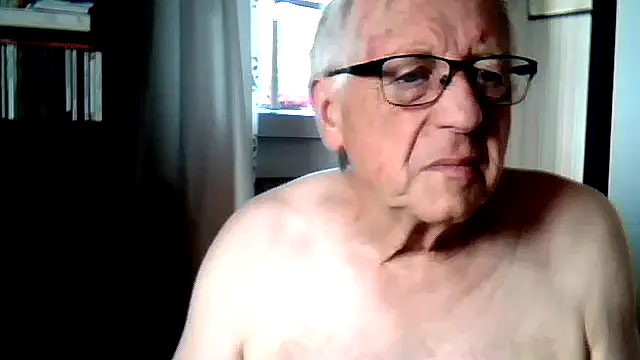 Snapshot of johnjohn622662 chatting on 5, 7, 2026 johnjohn622662 online show from 5, 7, 2026