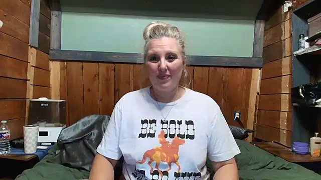 Snapshot of lisaxlovexxx chatting on 18, 4, 2026 lisaxlovexxx online show from 18, 4, 2026