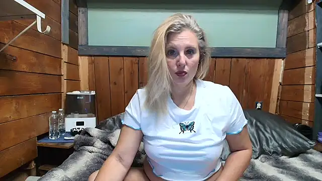 Snapshot of lisaxlovexxx chatting on 18, 5, 2026 lisaxlovexxx online show from 18, 5, 2026