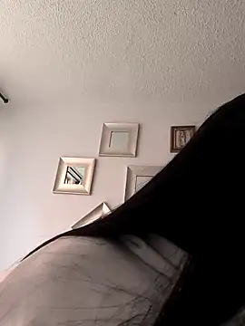 Snapshot of paola091 chatting on 8, 2, 2025 paola091 online show from 8, 2, 2025