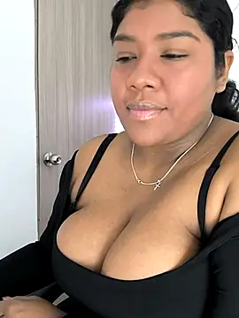 Snapshot of paola091 chatting on 7, 10, 2025 paola091 online show from 7, 10, 2025