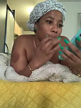 Snapshot of CurvyDesire1 chatting on 19, 3, 2025 CurvyDesire1 online show from 19, 3, 2025
