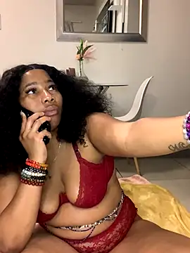 Snapshot of CurvyDesire1 chatting on 8, 9, 2025 CurvyDesire1 online show from 8, 9, 2025