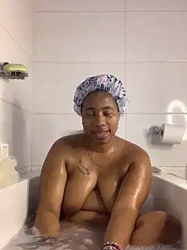 Snapshot of CurvyDesire1 chatting on 22, 9, 2025 CurvyDesire1 online show from 22, 9, 2025