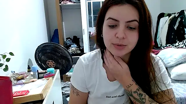 Snapshot of chelbyy chatting on 14, 10, 2025 chelbyy online show from 14, 10, 2025