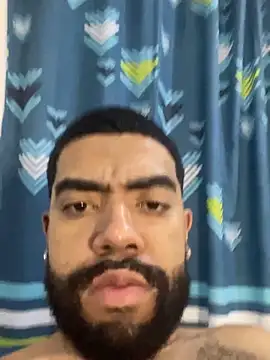 Snapshot of Aroon_Stonne chatting on 8, 10, 2025 Aroon Stonne online show from 8, 10, 2025