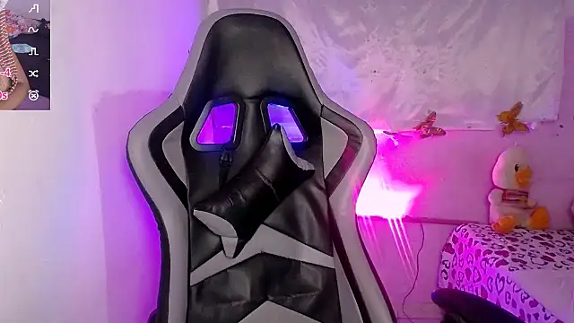 ninatiny online show from 13, 9, 2025