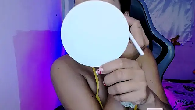 ninatiny online show from 26, 10, 2025