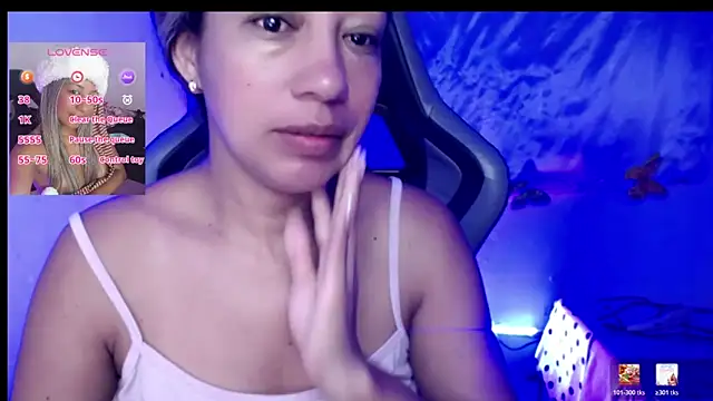 Snapshot of ninatiny chatting on 15, 3, 2026 ninatiny online show from 15, 3, 2026