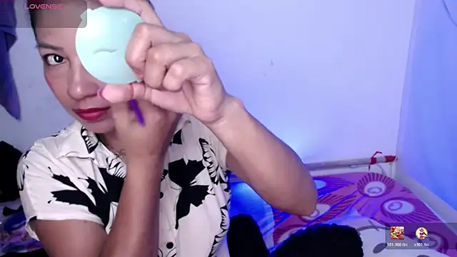 Snapshot of ninatiny chatting on 6, 4, 2026 ninatiny online show from 6, 4, 2026