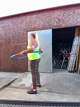 Snapshot of SabinaSweety chatting on 8, 3, 2025 SabinaSweety online show from 8, 3, 2025