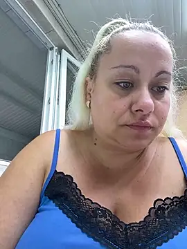 Snapshot of SabinaSweety chatting on 12, 9, 2025 SabinaSweety online show from 12, 9, 2025