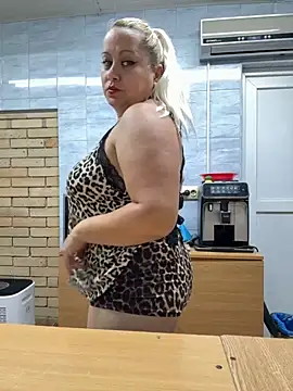 Snapshot of SabinaSweety chatting on 19, 9, 2025 SabinaSweety online show from 19, 9, 2025