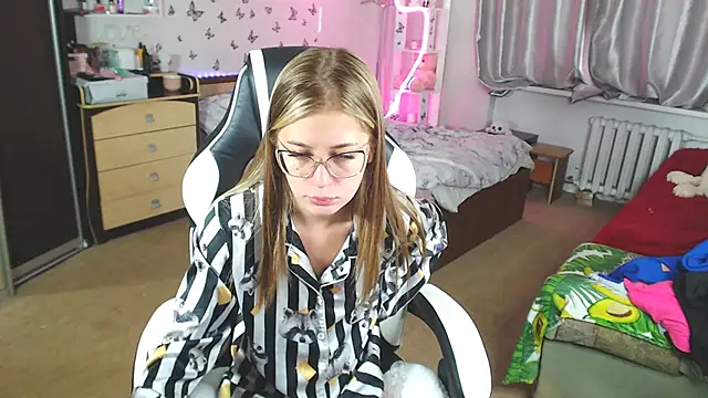 Kira honeyy online show from 22, 3, 2025