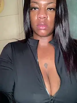 Snapshot of AlexaTheSlut chatting on 5, 1, 2025 AlexaTheSlut online show from 5, 1, 2025