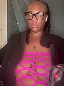 Snapshot of AlexaTheSlut chatting on 8, 2, 2025 AlexaTheSlut online show from 8, 2, 2025