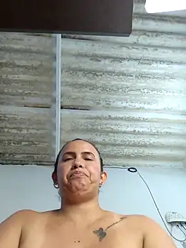 Snapshot of carolina_uribe chatting on 4, 3, 2025 carolina uribe online show from 4, 3, 2025