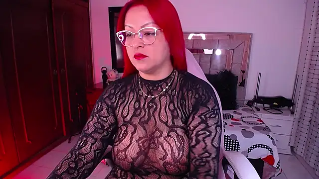 salomecastro  online show from 4, 11, 2025