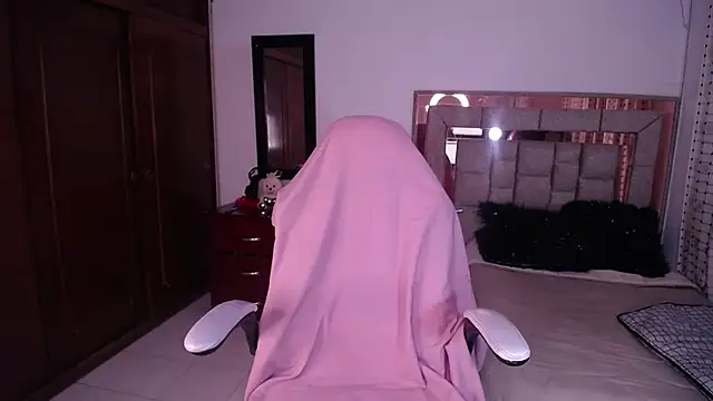 salomecastro  online show from 14, 11, 2025