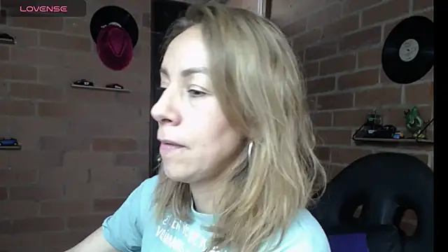 cristin doll  online show from 15, 4, 2026