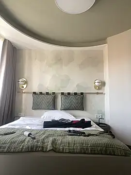 Etwas neugierig online show from 7, 1, 2025