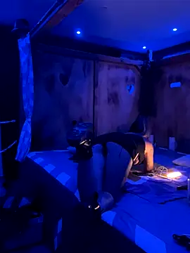 Etwas neugierig online show from 18, 9, 2025