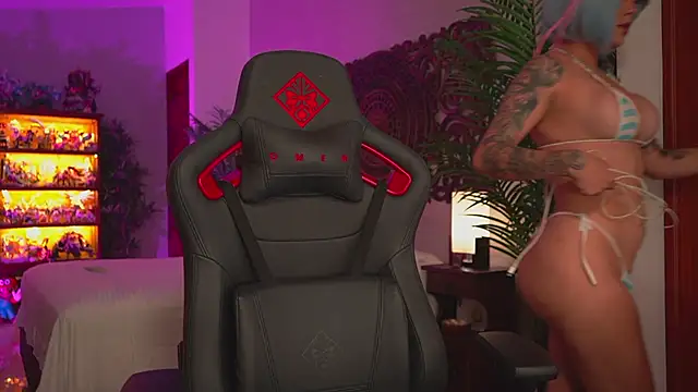 ambarEvans online show from 6, 3, 2025