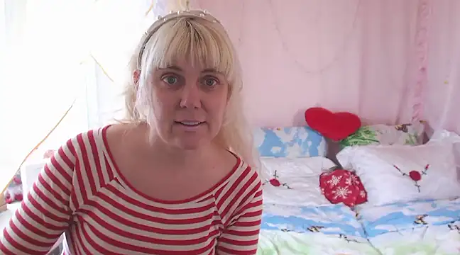 SunnySylvia online show from 2, 3, 2025