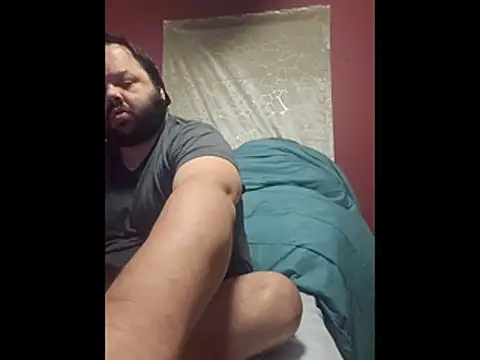 Snapshot of Strongbutgentle36 chatting on 17, 12, 2025 Strongbutgentle36 online show from 17, 12, 2025