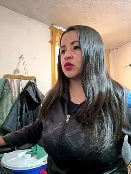 latinfemale online show from 18, 12, 2025