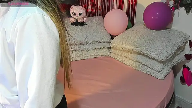 Snapshot of DestinyHills chatting on 21, 2, 2026 DestinyHills online show from 21, 2, 2026