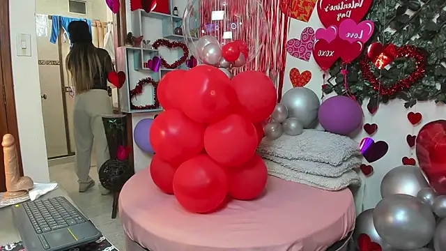 Snapshot of DestinyHills chatting on 28, 2, 2026 DestinyHills online show from 28, 2, 2026