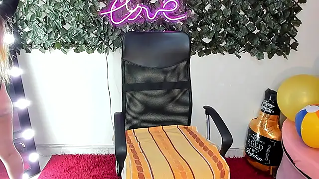 Snapshot of DestinyHills chatting on 23, 6, 2026 DestinyHills online show from 23, 6, 2026