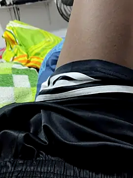 Snapshot of Jheronn28 chatting on 15, 10, 2025 Jheronn28 online show from 15, 10, 2025