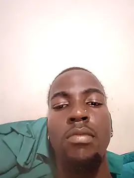 Snapshot of Jheronn28 chatting on 17, 11, 2025 Jheronn28 online show from 17, 11, 2025