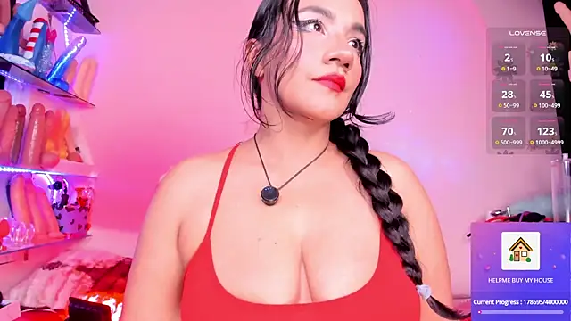 Snapshot of christymilkk chatting on 13, 4, 2026 christymilkk online show from 13, 4, 2026