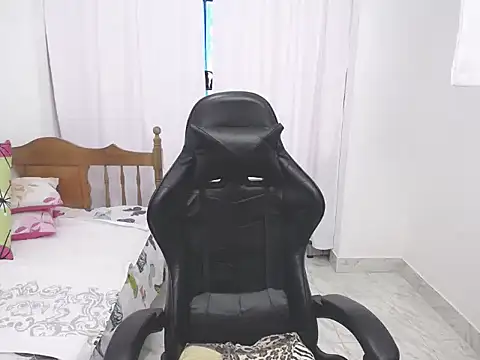 yeslluisa online show from 2, 11, 2025