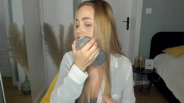 sexyCoralie online show from 29, 4, 2026