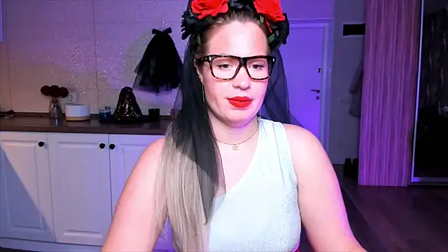 HotTiffani online show from 27, 10, 2025