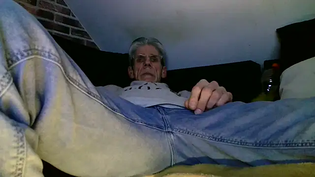 Snapshot of InMeinenMund chatting on 8, 3, 2025 InMeinenMund online show from 8, 3, 2025