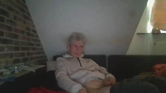 Snapshot of InMeinenMund chatting on 6, 10, 2025 InMeinenMund online show from 6, 10, 2025