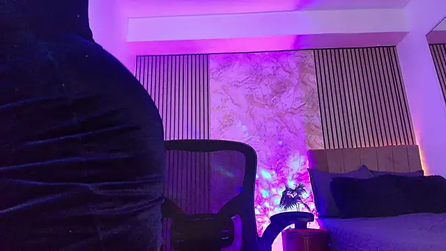 Snapshot of JuliRamirez chatting on 19, 4, 2026 JuliRamirez online show from 19, 4, 2026