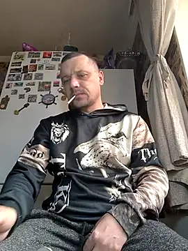 Snapshot of DanielOhCool chatting on 4, 3, 2026 DanielOhCool online show from 4, 3, 2026