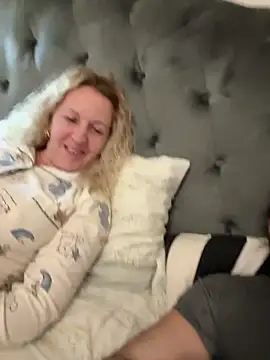 ChiIul11 online show from 7, 4, 2026