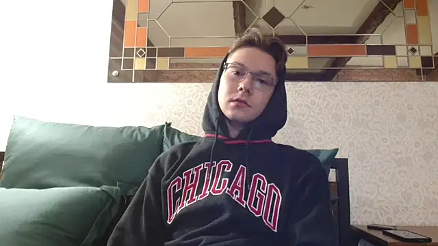 Snapshot of newcomer_2021 chatting on 18, 10, 2025 newcomer 2021 online show from 18, 10, 2025