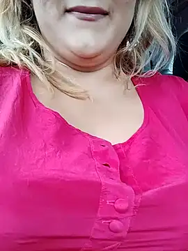 Snapshot of SWEETLUNA077 chatting on 13, 9, 2025 SWEETLUNA077 online show from 13, 9, 2025