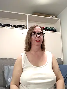 SweetandNaughty1 online show from 5, 2, 2026