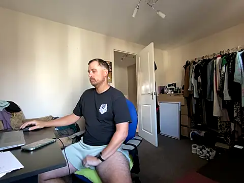 Snapshot of Kramer023 chatting on 24, 9, 2025 Kramer023 online show from 24, 9, 2025